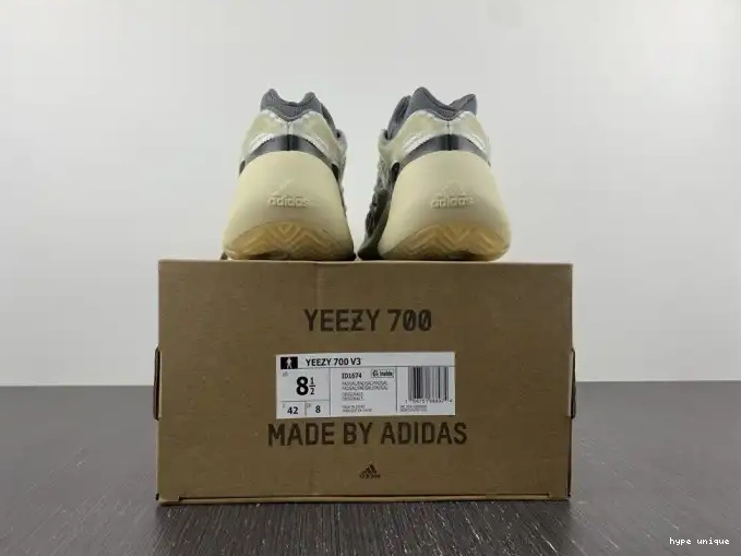 hype ID1674 Adidas Salt Yeezy Fade V3 700 0528